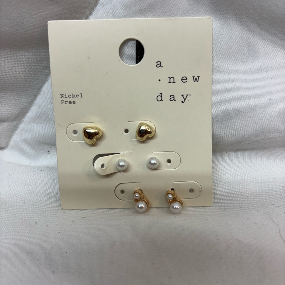 NWT A New Day Gold Colored and Pearl Earring Trio of 3 hearts- nickel free